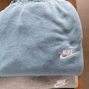 NIKE BLUE SPORTSWEAR ESSENTIALS FLEECE JOGGERS